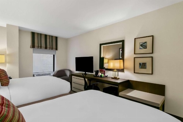 Sonesta Hotel Baltimore Inner Harbor image 8