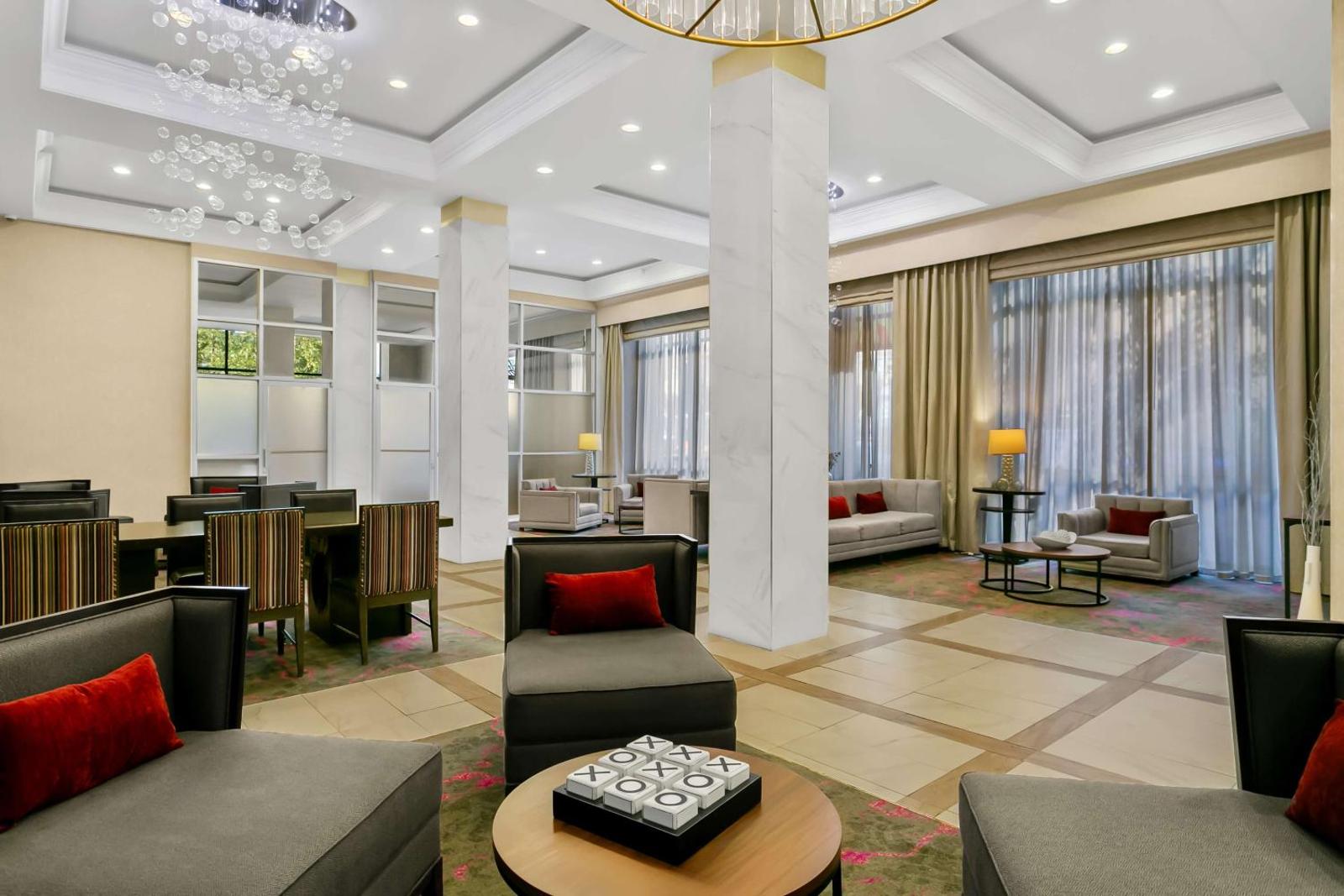 Sonesta Hotel Baltimore Inner Harbor